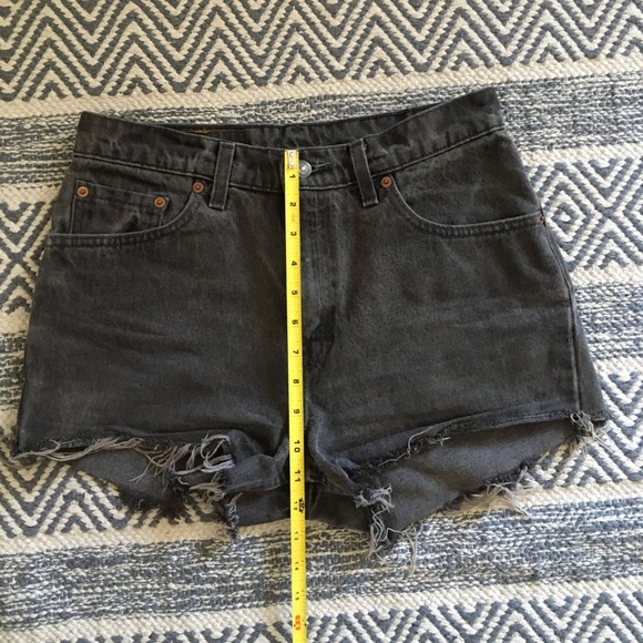 Vintage Levi’s Jean Shorts - Picture 7 of 8
